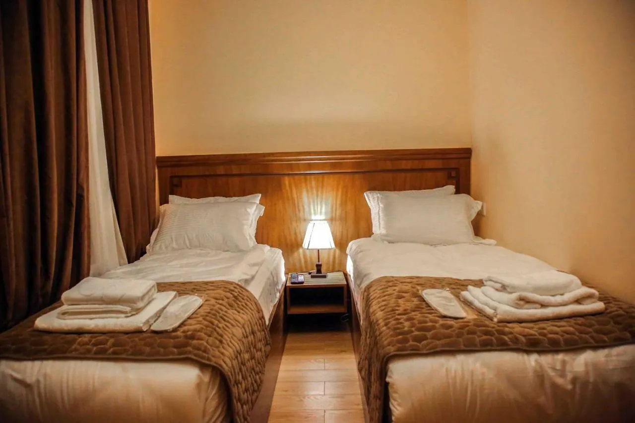 B&B Rooms Τυφλίδα